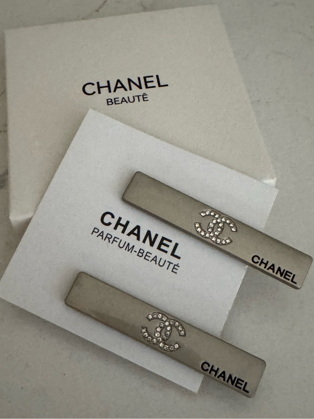 Chanel Beaute Silver Tone Rhinestone Alligator Hair Clip Set VIP Gift
